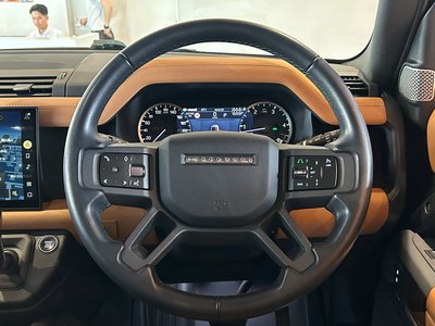 LAND ROVER DEFENDER - 7
