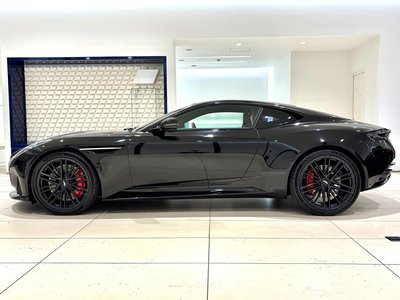 ASTON MARTIN DB12 - 2