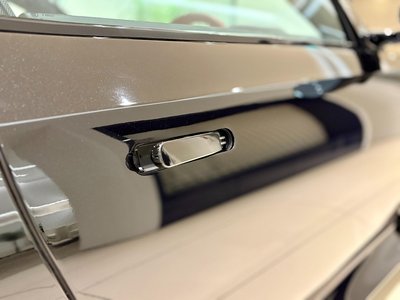 ASTON MARTIN DB12 - 9