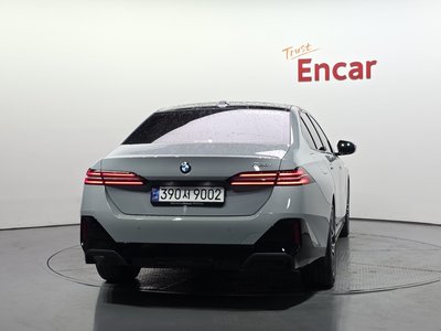 2024 BMW 5 SERIES 照片 4