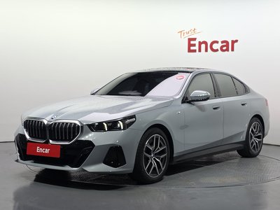 2024 BMW 5 SERIES 照片 1