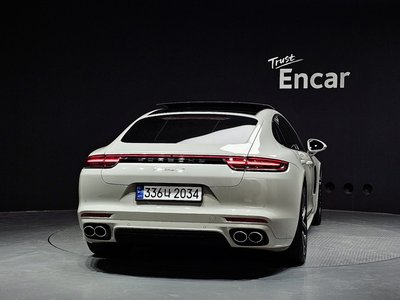 PORSCHE PANAMERA - 3