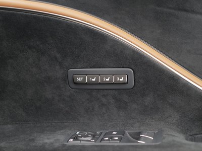 LEXUS LC - 10