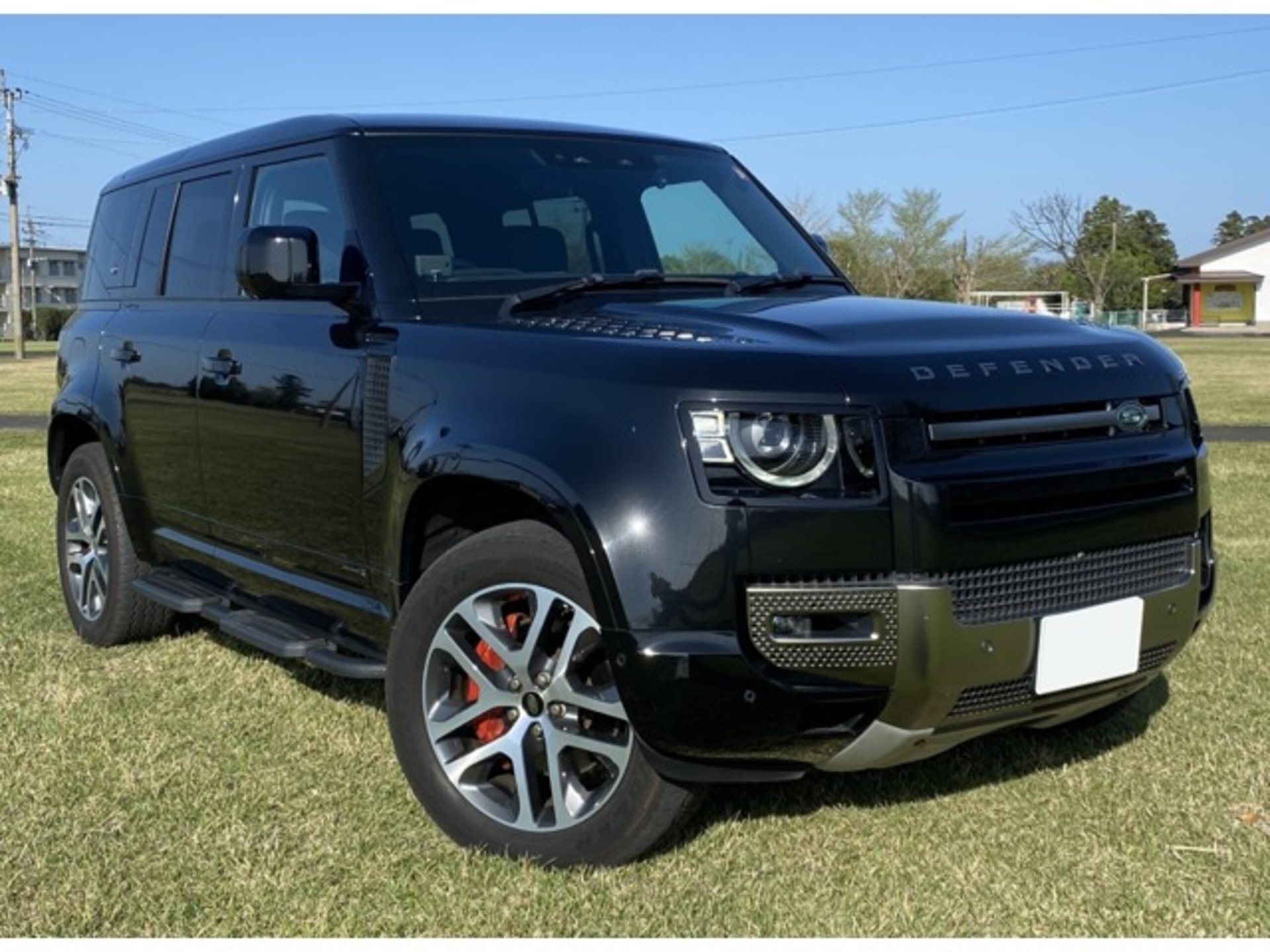 LAND ROVER DEFENDER - View 1