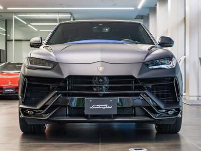 LAMBORGHINI URUS - 4