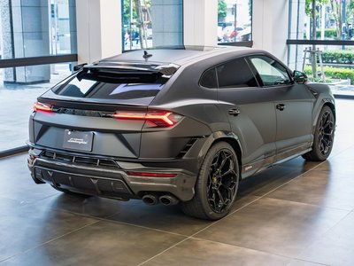 LAMBORGHINI URUS - 7