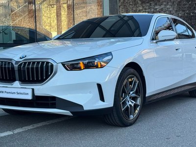 BMW 5 SERIES - 1