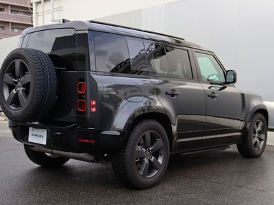 LAND ROVER DEFENDER - 10