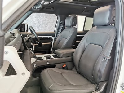 2025 LAND Rover DEFENDER thumbnail 25