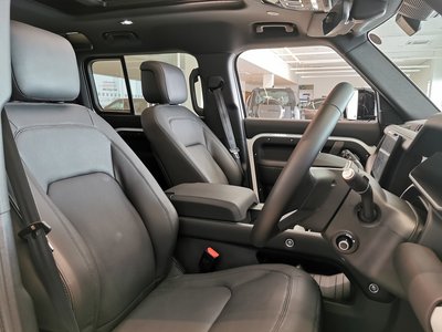 2025 LAND Rover DEFENDER thumbnail 24