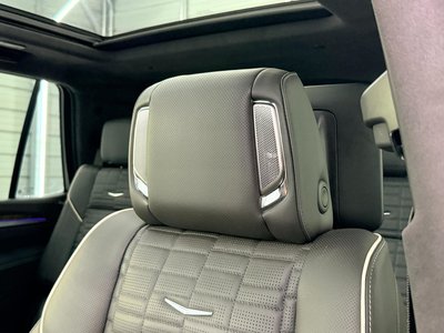 2025 Cadillac ESCALADE — миниатюра 12