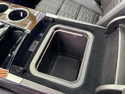2025 Cadillac ESCALADE — миниатюра 30