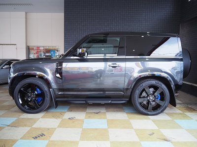 LAND ROVER DEFENDER - 8