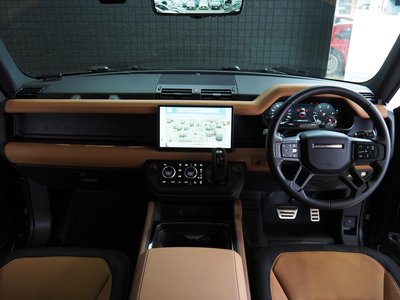 LAND ROVER DEFENDER - 6