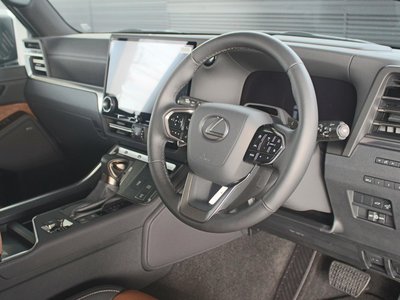 2025 Lexus GX thumbnail 11