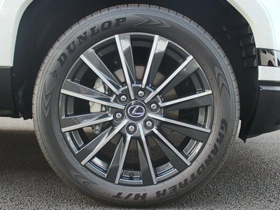 2025 Lexus GX photo 4
