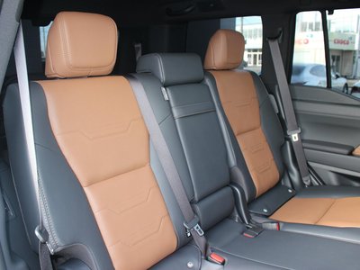 2025 Lexus GX thumbnail 21