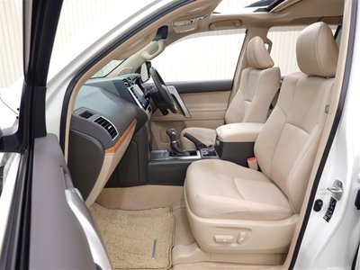 TOYOTA LAND CRUISER PRADO - 8