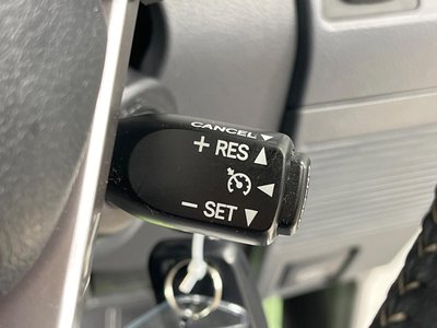 TOYOTA LAND CRUISER 70 - 6