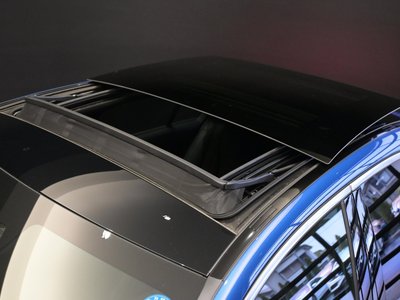 2026 Mercedes-BENZ C-CLASS photo 9