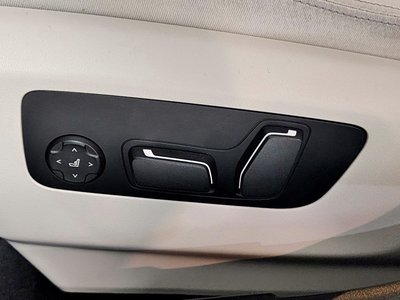 2025 BMW 5 SERIES — миниатюра 13