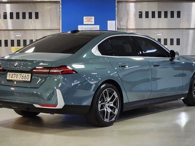 BMW 5 SERIES - 4