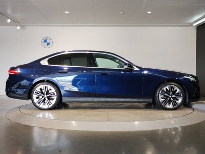 2023 BMW 5 SERIES 照片 10