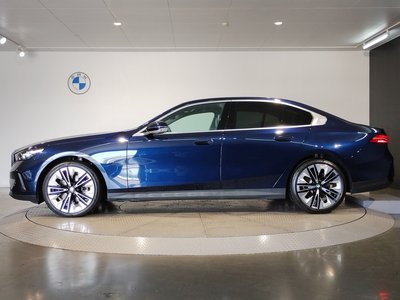 2023 BMW 5 SERIES 照片 6