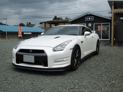 NISSAN GT-R