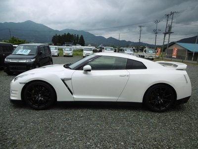 NISSAN GT-R - 5