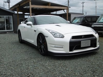 NISSAN GT-R - 3