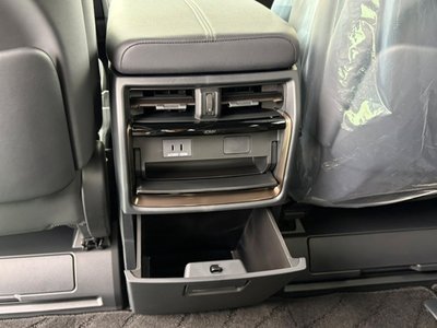2026 Toyota ALPHARD — миниатюра 40