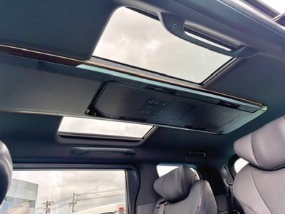 2026 Toyota ALPHARD — фото 7