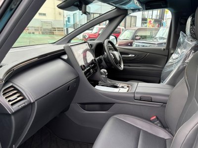 2026 Toyota ALPHARD — фото 8