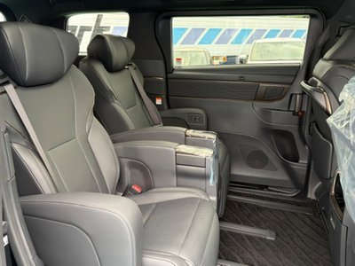 2026 Toyota ALPHARD — миниатюра 13