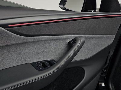 صورة مصغرة 34 لـ 2025 Tesla MODEL Y