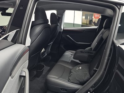 صورة مصغرة 17 لـ 2025 Tesla MODEL Y