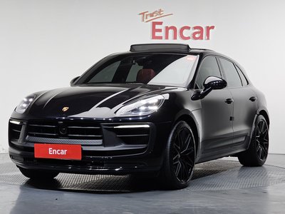 PORSCHE MACAN - 1