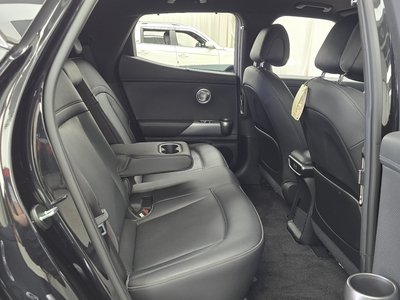 2022 Genesis GV60 — миниатюра 17