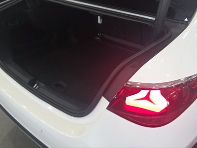 MERCEDES-BENZ E-CLASS - 10