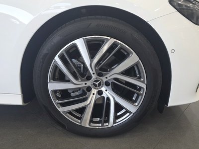 MERCEDES-BENZ E-CLASS - 6