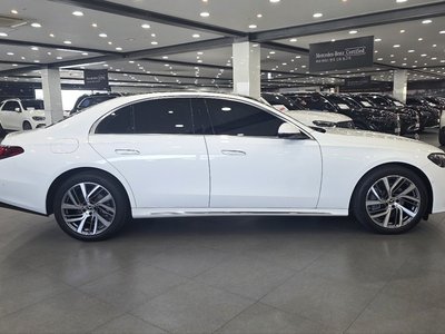 MERCEDES-BENZ E-CLASS - 9