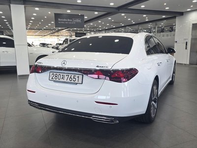 MERCEDES-BENZ E-CLASS - 3