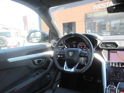 LAMBORGHINI URUS - 10