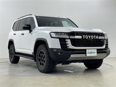 TOYOTA LAND CRUISER 300 - 1