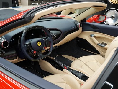 صورة 8 لـ 2022 FERRARI F8 SPIDER