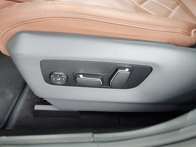 صورة مصغرة 31 لـ 2025 BMW 5 SERIES