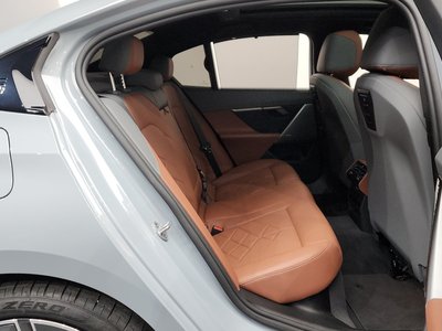 صورة مصغرة 17 لـ 2025 BMW 5 SERIES