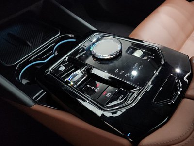 صورة مصغرة 12 لـ 2025 BMW 5 SERIES