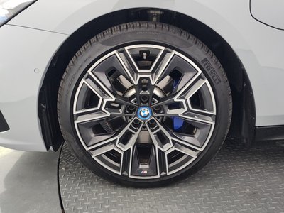 صورة 6 لـ 2025 BMW 5 SERIES